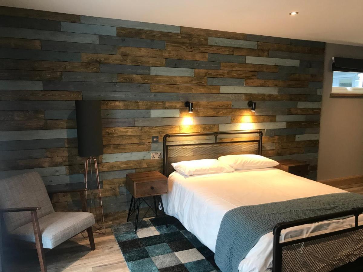 Вилла The Shack & Pods At Inchree Corran  Экстерьер фото