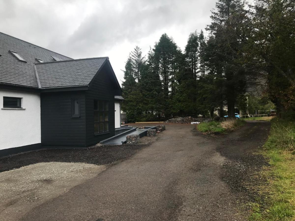 Вилла The Shack & Pods At Inchree Corran  Экстерьер фото