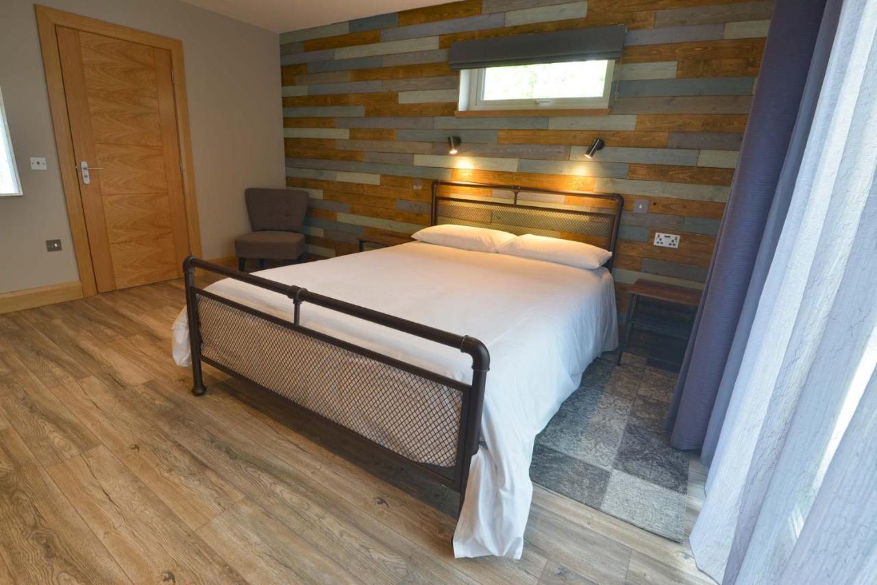 Вилла The Shack & Pods At Inchree Corran  Экстерьер фото