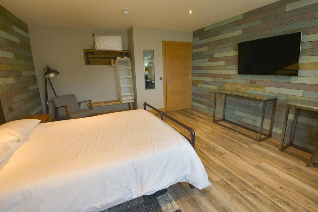 Вилла The Shack & Pods At Inchree Corran  Экстерьер фото