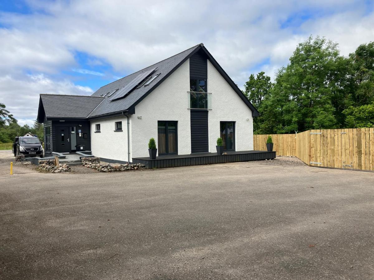 Вилла The Shack & Pods At Inchree Corran  Экстерьер фото